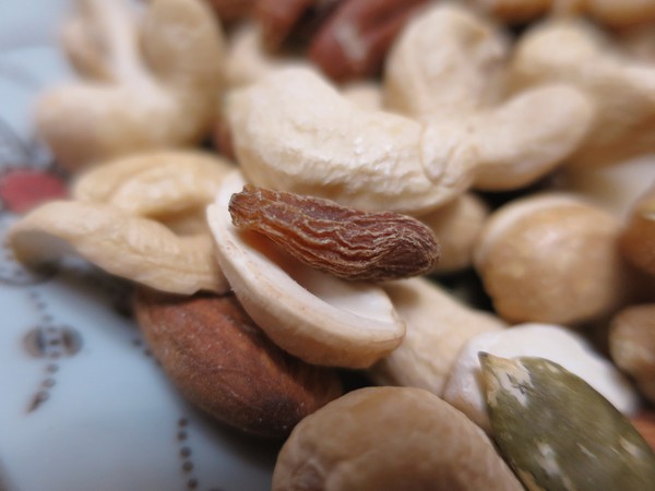 EZtea：不是萬Ｏ牌我們可是照吃的喔..   平衡樂活輕鬆吃堅果_EZtea !!