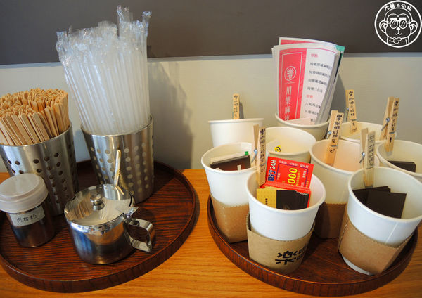 樂咖啡 La Cafe：呷飽祙【新竹･樂咖啡 LaCafe】跟上流行的燈泡奶茶