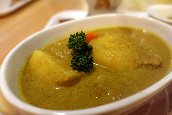 家咖哩(台北松菸店):(胖樺食記)好吃又健康的『家咖哩(台北松菸店)』。可以無限續飯續咖哩醬汁/不收一成服務費/台北美食