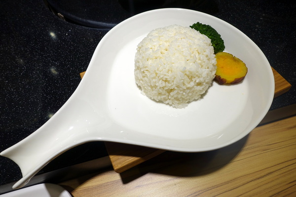 家咖哩(台北松菸店):(胖樺食記)好吃又健康的『家咖哩(台北松菸店)』。可以無限續飯續咖哩醬汁/不收一成服務費/台北美食