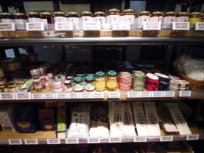 │台北。中正區│新開幕必訪。產地直送的有機鮮美「 農人餐桌親子餐廳」。小農大廚鮮體驗