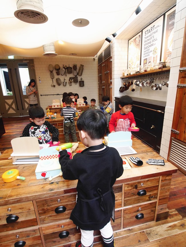 │台北。中正區│新開幕必訪。產地直送的有機鮮美「 農人餐桌親子餐廳」。小農大廚鮮體驗