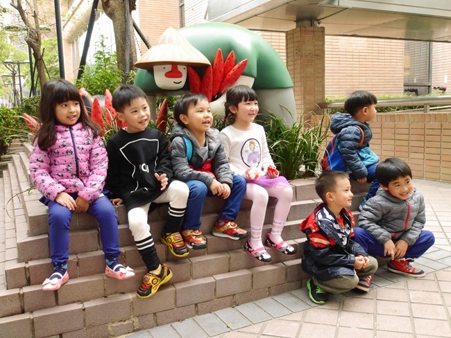 │台北。中正區│新開幕必訪。產地直送的有機鮮美「 農人餐桌親子餐廳」。小農大廚鮮體驗