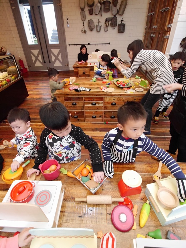 │台北。中正區│新開幕必訪。產地直送的有機鮮美「 農人餐桌親子餐廳」。小農大廚鮮體驗