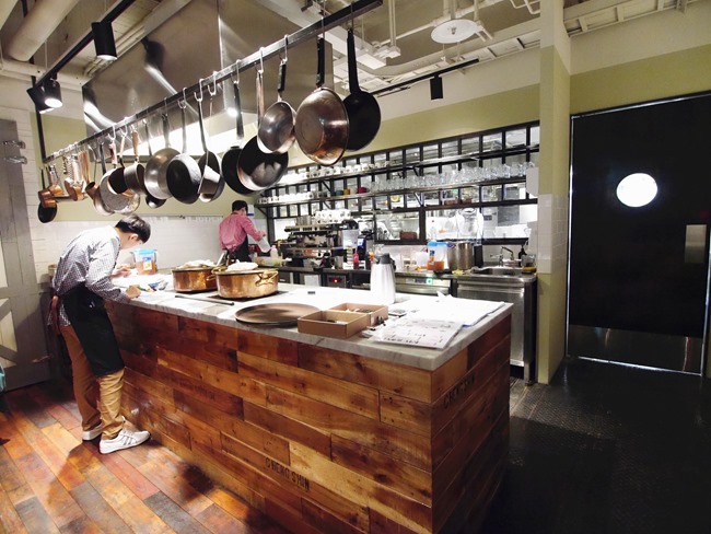 │台北。中正區│新開幕必訪。產地直送的有機鮮美「 農人餐桌親子餐廳」。小農大廚鮮體驗