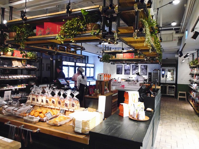 │台北。中正區│新開幕必訪。產地直送的有機鮮美「 農人餐桌親子餐廳」。小農大廚鮮體驗