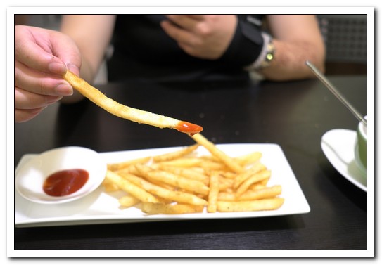 強森小館：台中北屯區美食．在玩具包圍下用餐的家庭式義大利麵餐館──強森小館