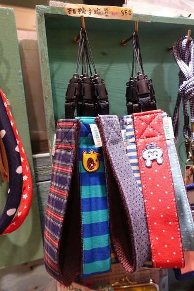 MaMa手創：(胖樺介紹)永康街超好逛手作小物店”MaMa handmade”/瑪瑪Ma ma umbrella/joyheart傘/特色包包/手工飾品/相機腕帶