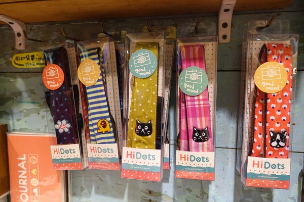 MaMa手創：(胖樺介紹)永康街超好逛手作小物店”MaMa handmade”/瑪瑪Ma ma umbrella/joyheart傘/特色包包/手工飾品/相機腕帶