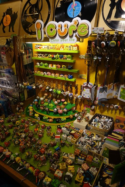 MaMa手創：(胖樺介紹)永康街超好逛手作小物店”MaMa handmade”/瑪瑪Ma ma umbrella/joyheart傘/特色包包/手工飾品/相機腕帶