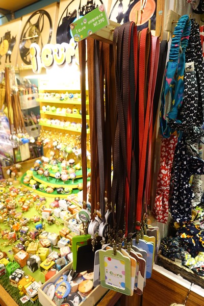 MaMa手創：(胖樺介紹)永康街超好逛手作小物店”MaMa handmade”/瑪瑪Ma ma umbrella/joyheart傘/特色包包/手工飾品/相機腕帶