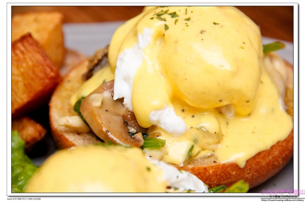 Green Kitchen 貳：【芝山早午餐】☼ Green  Kitchen 貳☼野菇菠菜班尼迪克蛋/藍莓塔/墨汁墨魚義大利麵/奇異果思慕斯都好美味呀～大推♥♥