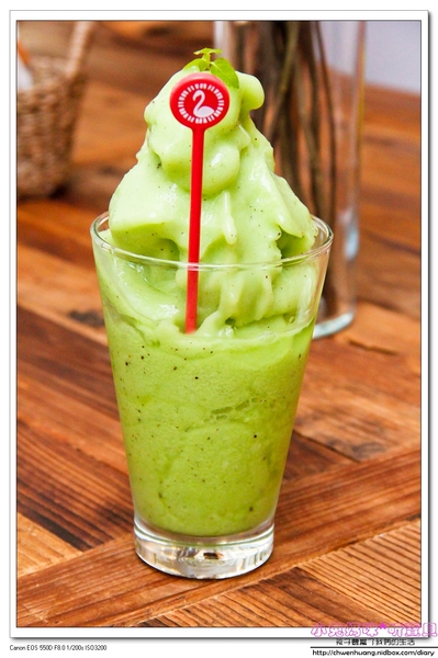 Green Kitchen 貳：【芝山早午餐】☼ Green  Kitchen 貳☼野菇菠菜班尼迪克蛋/藍莓塔/墨汁墨魚義大利麵/奇異果思慕斯都好美味呀～大推♥♥