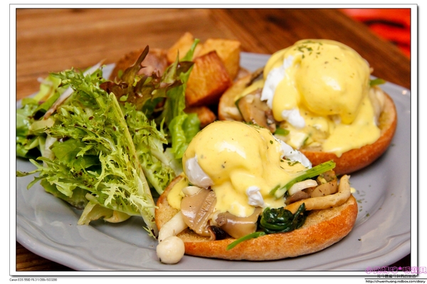 Green Kitchen 貳：【芝山早午餐】☼ Green  Kitchen 貳☼野菇菠菜班尼迪克蛋/藍莓塔/墨汁墨魚義大利麵/奇異果思慕斯都好美味呀～大推♥♥