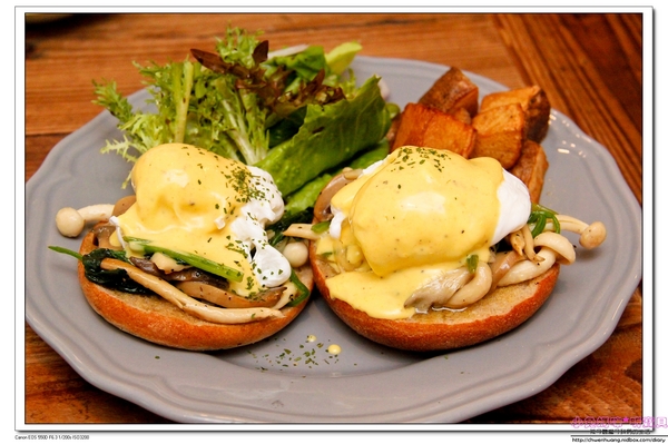 Green Kitchen 貳：【芝山早午餐】☼ Green  Kitchen 貳☼野菇菠菜班尼迪克蛋/藍莓塔/墨汁墨魚義大利麵/奇異果思慕斯都好美味呀～大推♥♥