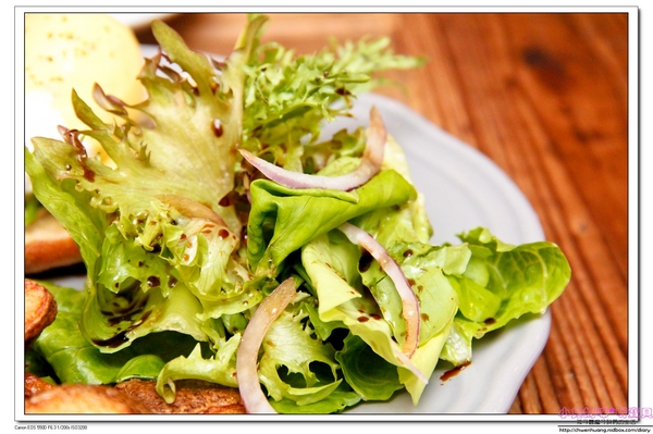 Green Kitchen 貳：【芝山早午餐】☼ Green  Kitchen 貳☼野菇菠菜班尼迪克蛋/藍莓塔/墨汁墨魚義大利麵/奇異果思慕斯都好美味呀～大推♥♥