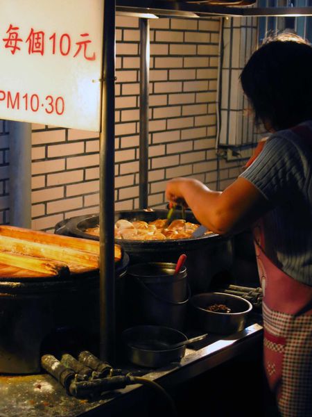 【中和美食】有一家煎包店-巷弄內的水煎包美食