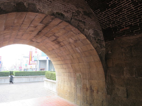 府城迎春門：東安兮。迎春兮   __..府城大東門