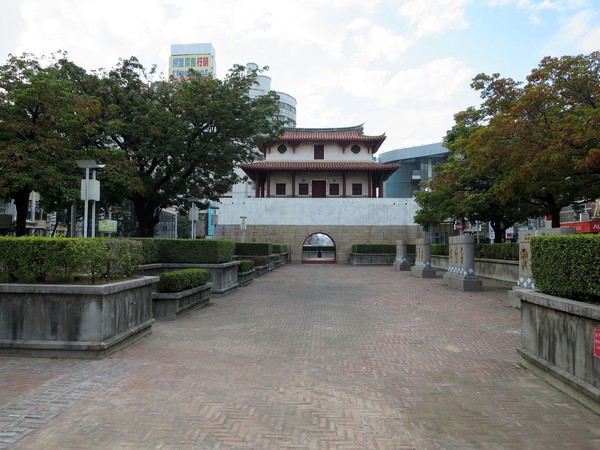 府城迎春門:東安兮。迎春兮 __..府城大東門