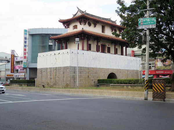 府城迎春門：東安兮。迎春兮   __..府城大東門