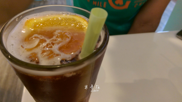 Le fleur Cafe' 花兒咖啡： 【高雄/食﹡前金】橘線市議會站．平價好吃的輕食饗宴．Le fleur Cafe' 花兒咖啡