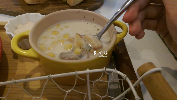 Le fleur Cafe' 花兒咖啡： 【高雄/食﹡前金】橘線市議會站．平價好吃的輕食饗宴．Le fleur Cafe' 花兒咖啡