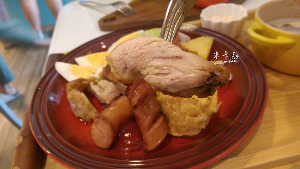 Le fleur Cafe' 花兒咖啡： 【高雄/食﹡前金】橘線市議會站．平價好吃的輕食饗宴．Le fleur Cafe' 花兒咖啡