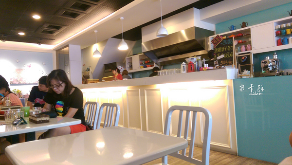 Le fleur Cafe' 花兒咖啡： 【高雄/食﹡前金】橘線市議會站．平價好吃的輕食饗宴．Le fleur Cafe' 花兒咖啡