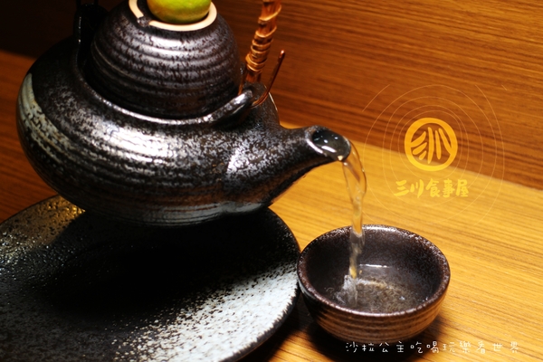 三川食事屋(延吉店):東區新開幕『三川食事屋』丼飯/生魚片/捷運忠孝敦化站日式料理