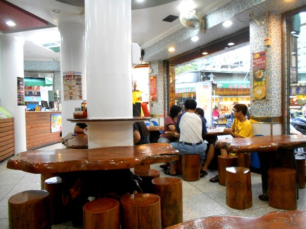 彎豆冰城(鳳山)：彎豆冰城