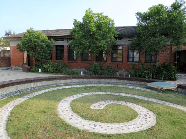 恆春民謠館：再唱一段思想起...    ..恆春民謠館