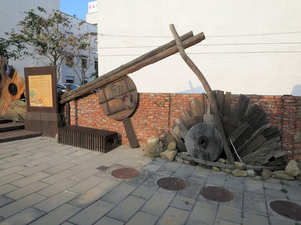 恆春民謠館：再唱一段思想起...    ..恆春民謠館