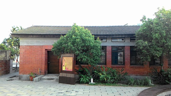 恆春民謠館：再唱一段思想起...    ..恆春民謠館