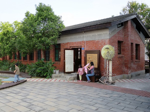 恆春民謠館：再唱一段思想起...    ..恆春民謠館