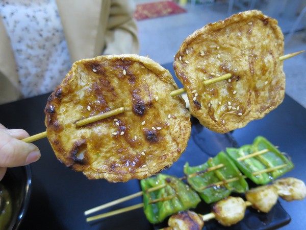 串板燒烤：串起鮮嫩多汁的燒烤滋味~ .. 串板燒烤