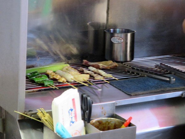 串板燒烤：串起鮮嫩多汁的燒烤滋味~ .. 串板燒烤