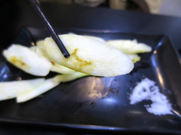 串板燒烤：串起鮮嫩多汁的燒烤滋味~ .. 串板燒烤