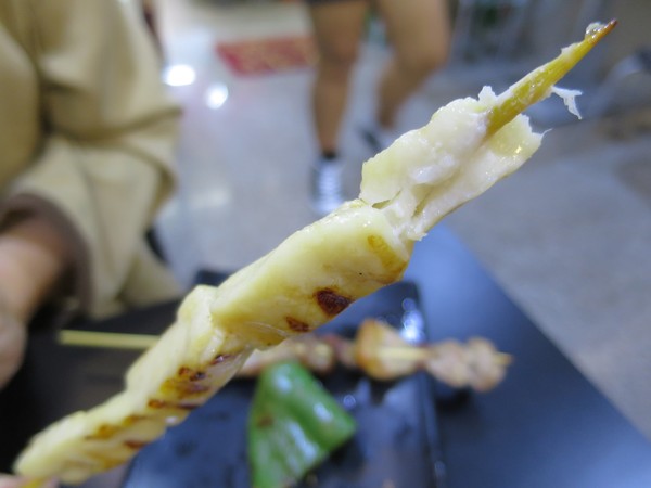 串板燒烤：串起鮮嫩多汁的燒烤滋味~ .. 串板燒烤