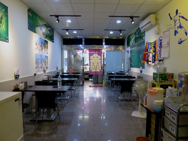 串板燒烤：串起鮮嫩多汁的燒烤滋味~ .. 串板燒烤