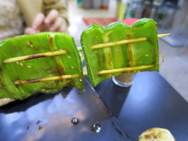 串板燒烤：串起鮮嫩多汁的燒烤滋味~ .. 串板燒烤