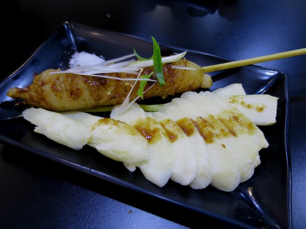 串板燒烤：串起鮮嫩多汁的燒烤滋味~ .. 串板燒烤