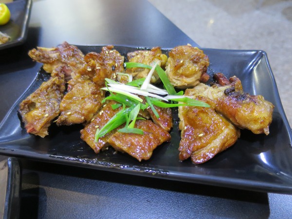 串板燒烤：串起鮮嫩多汁的燒烤滋味~ .. 串板燒烤