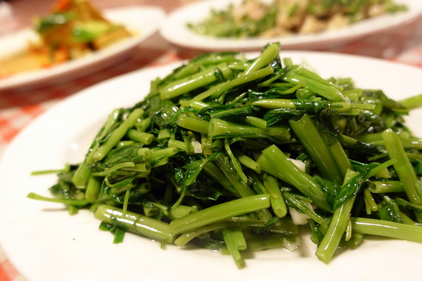 陸光小館：(胖樺食記)市民大道好吃的眷村家常菜「陸光小館」，滷菜刀工細緻推豆皮豬大腸。台北必吃/砂鍋魚頭/給力熱炒/免服務費