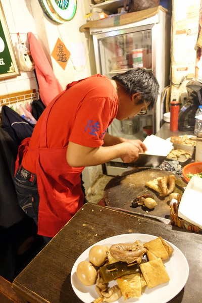 陸光小館：(胖樺食記)市民大道好吃的眷村家常菜「陸光小館」，滷菜刀工細緻推豆皮豬大腸。台北必吃/砂鍋魚頭/給力熱炒/免服務費