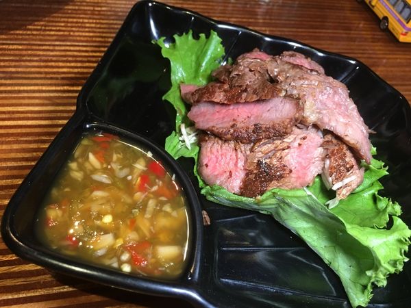 台北市府美式餐廳:小維加斯 泰式酸辣牛肉