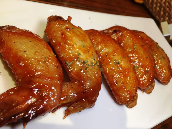 雞翅三重奏 台北市府美式餐廳:小維加斯.jpg