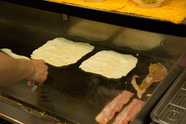 蛋要酷手工蛋餅專賣店：[台北]北車小吃 現點現做 早餐下午茶大滿足 蛋要酷手工蛋餅專賣店