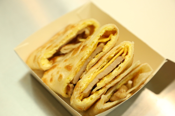 蛋要酷手工蛋餅專賣店：[台北]北車小吃 現點現做 早餐下午茶大滿足 蛋要酷手工蛋餅專賣店