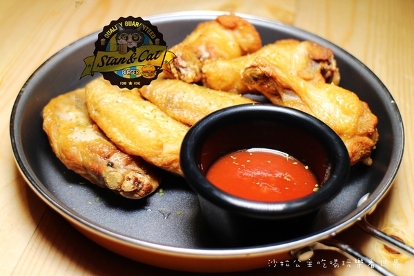 Stan & Cat 史丹貓美式餐廳:東區人氣美式餐廳『Stan & Cat 史丹貓美式餐廳』好大的漢堡/捷運忠孝復興站