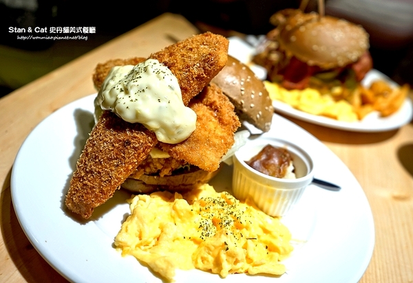 Stan & Cat 史丹貓美式餐廳：【東區/忠孝復興/美式餐廳/早餐/早午餐  推薦】讓男人女人同樣都無法一手掌握的巨無霸漢堡 ✿✿ Stan & Cat 史丹貓美式餐廳 ✿✿ (完整菜單)